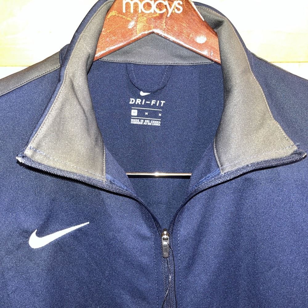 Nike Womens Jacket Adult Medium Blue Navy Epic Full Zip Long Sleeve Sporty NWT - Picture 2 of 5